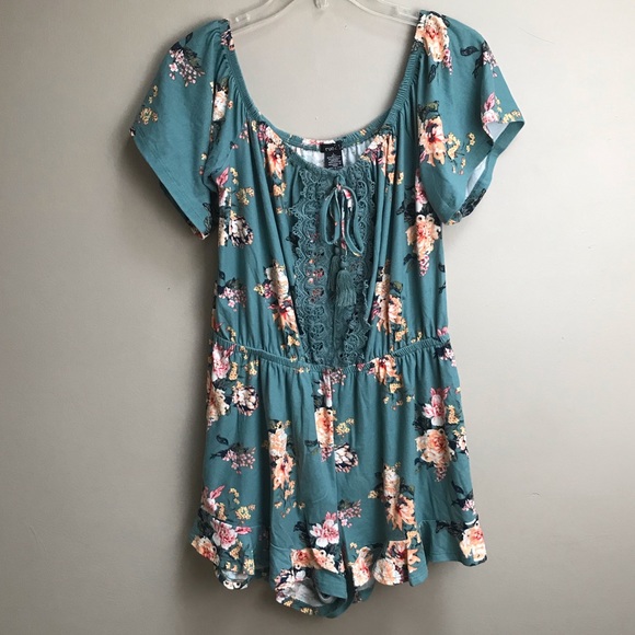 Rue21 Other - Rue21 Floral On/Off Shoulder Romper Size L